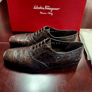 SALVATORE FERRAGAMO Mocca Crocodile Leather Derby (Mocca)